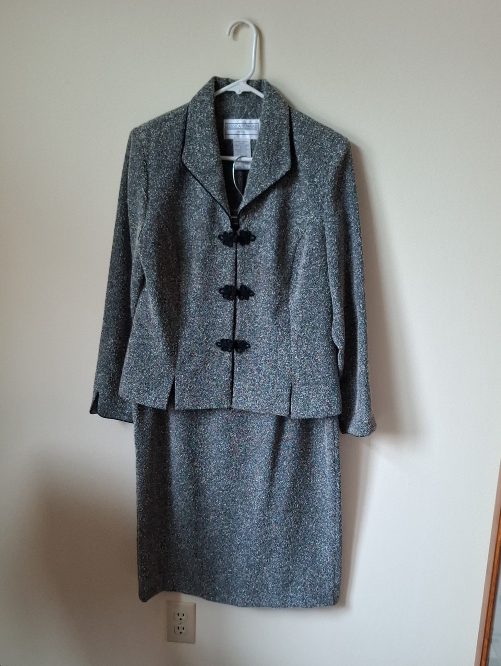 Jessica Howard Petite Black And White Speckled Jacket And Skirt Set Size 12P